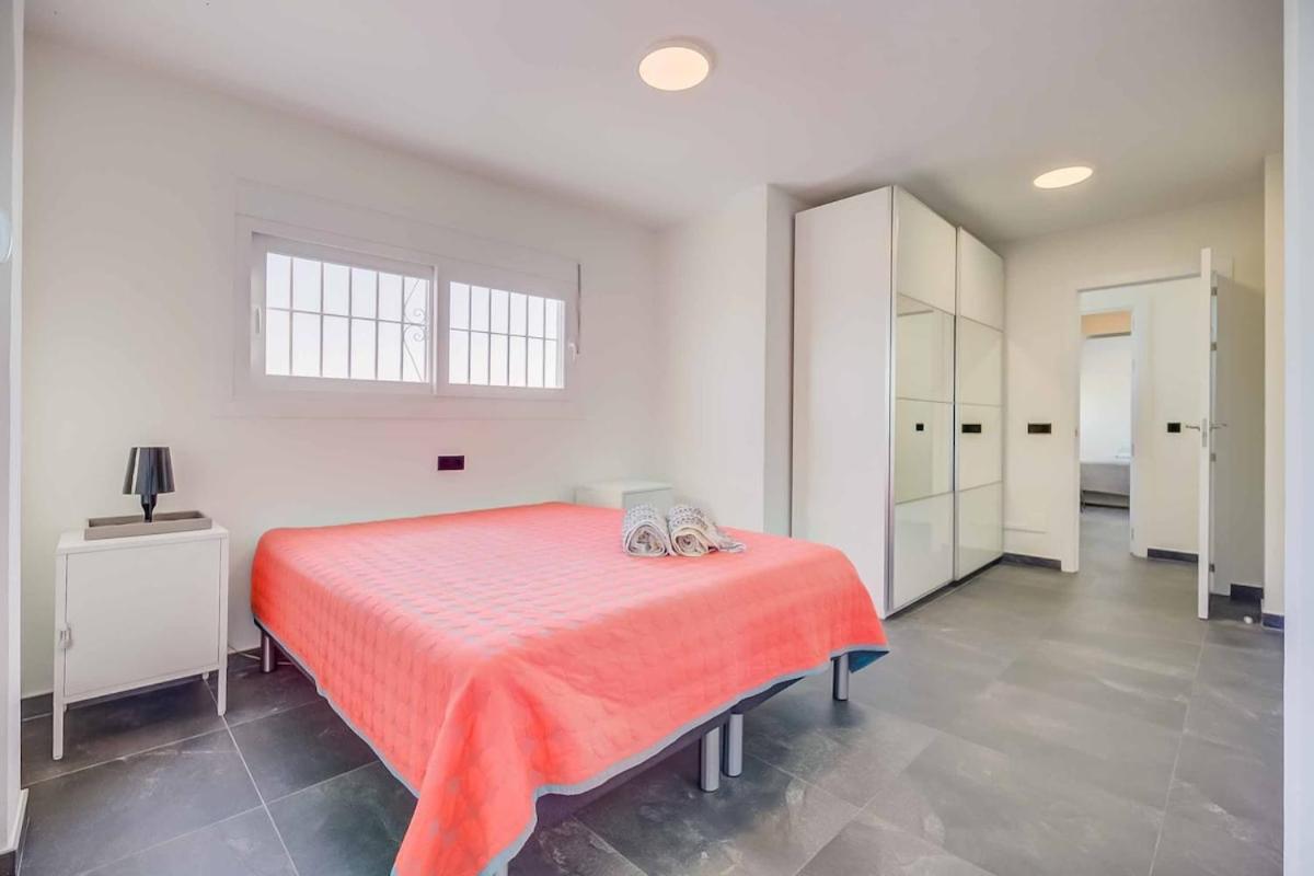 129 - Stunning Townhouse With Private Pool & Views, Benalmádena
