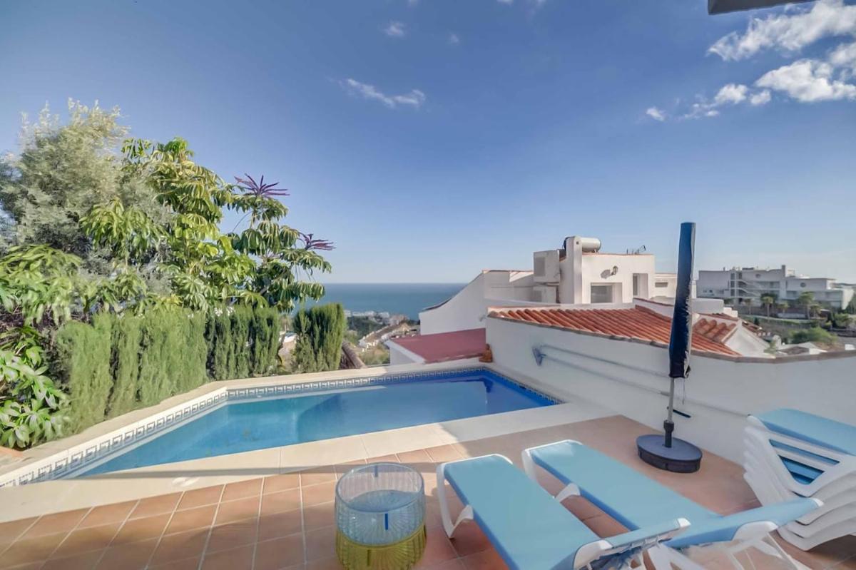 129 - Stunning Townhouse With Private Pool & Views, Lejlighed Benalmádena