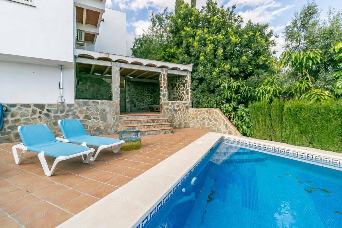 129 - Stunning Townhouse With Private Pool & Views, Lejlighed