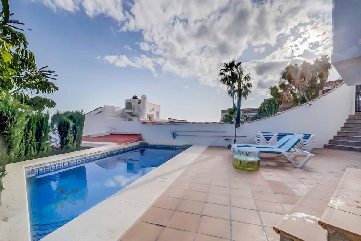 Lejlighed 129 - Stunning Townhouse With Private Pool & Views, Benalmádena