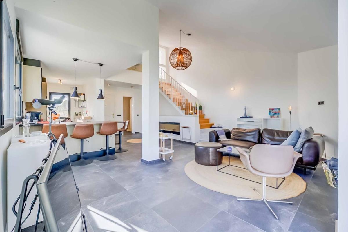 129 - Stunning Townhouse With Private Pool & Views, Lejlighed *