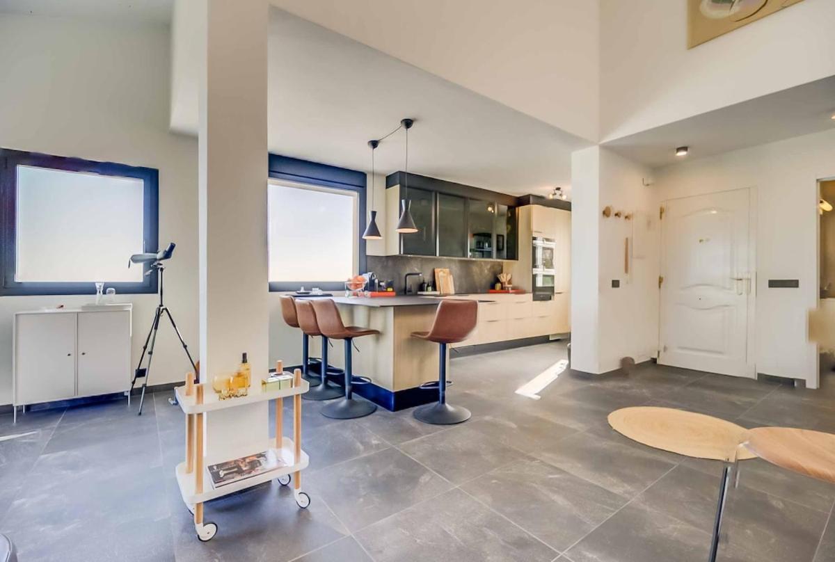 129 - Stunning Townhouse With Private Pool & Views, *