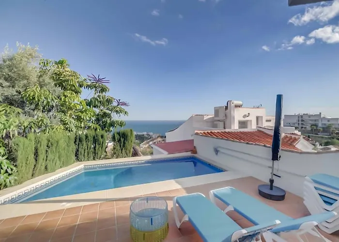 129 - Stunning Townhouse With Private Pool & Views, Benalmadena