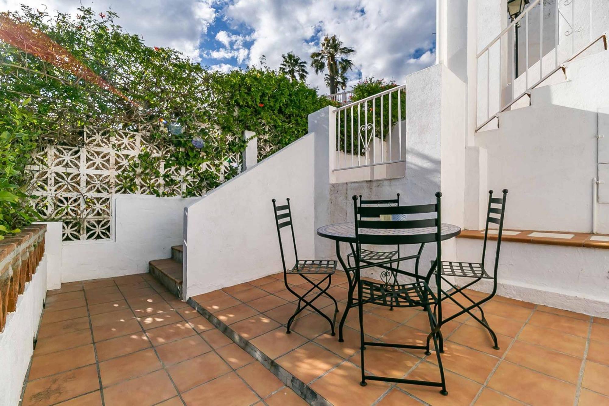 129 - Stunning Townhouse With Private Pool & Views, Apartment *