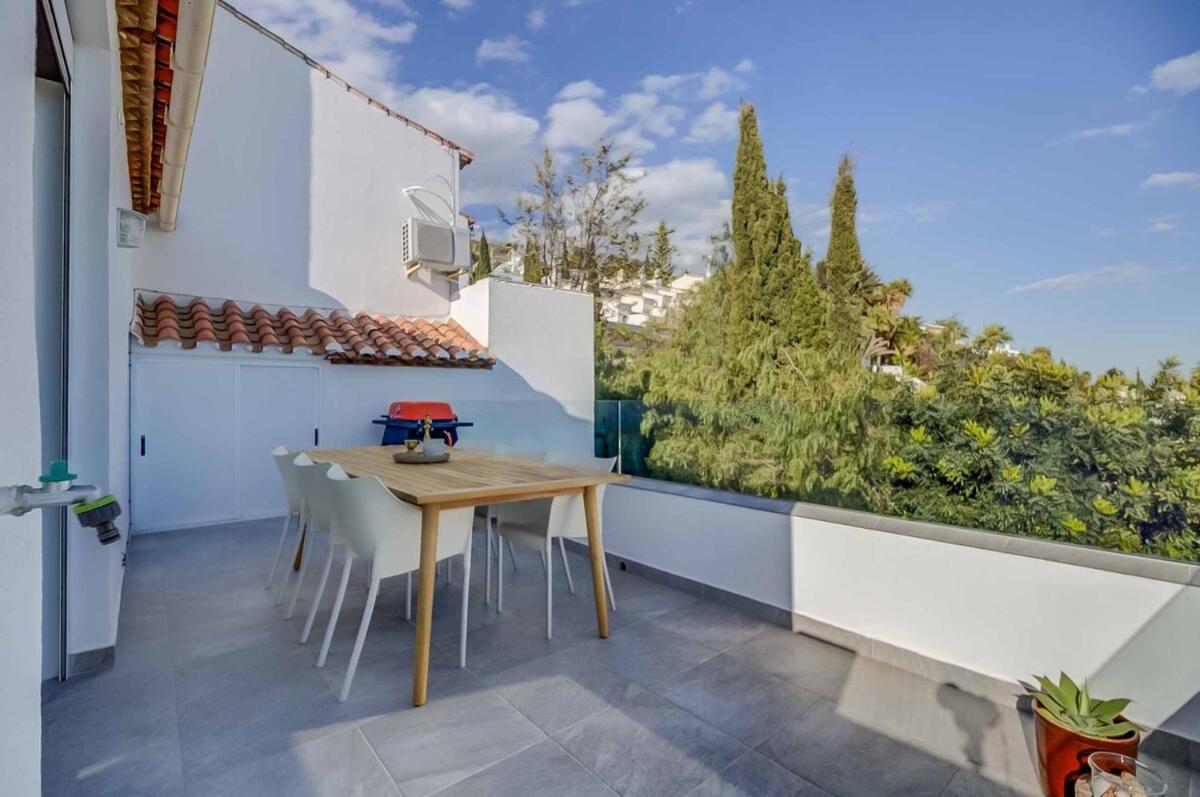 129 - Stunning Townhouse With Private Pool & Views,