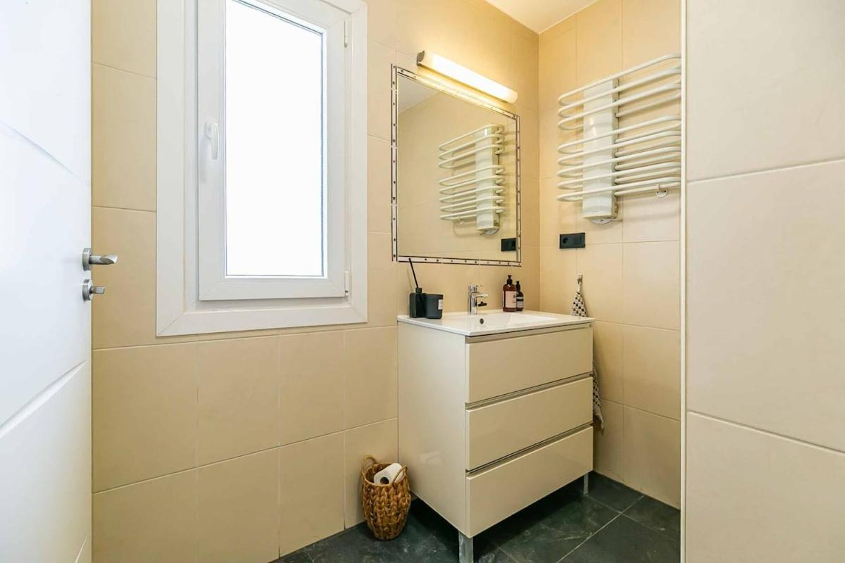 129 - Stunning Townhouse With Private Pool & Views, Apartment *