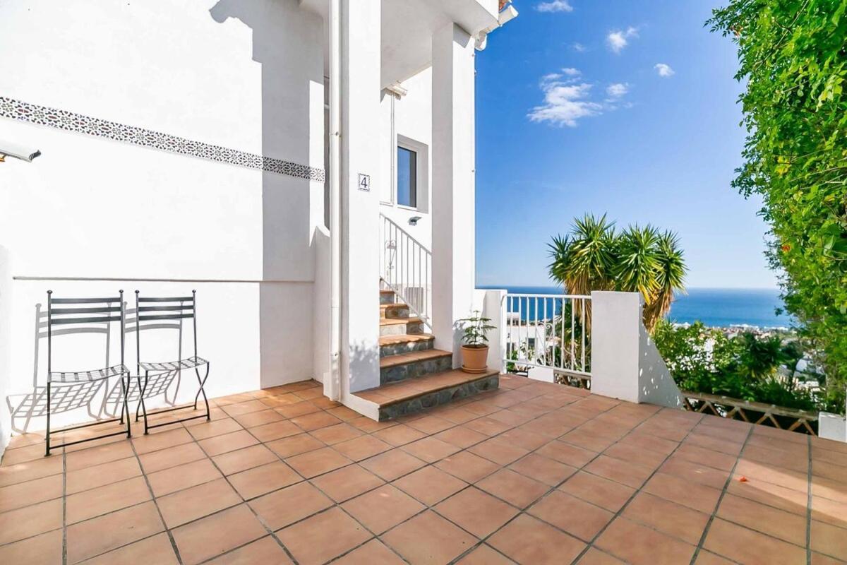 Apartment 129 - Stunning Townhouse With Private Pool & Views, Benalmadena