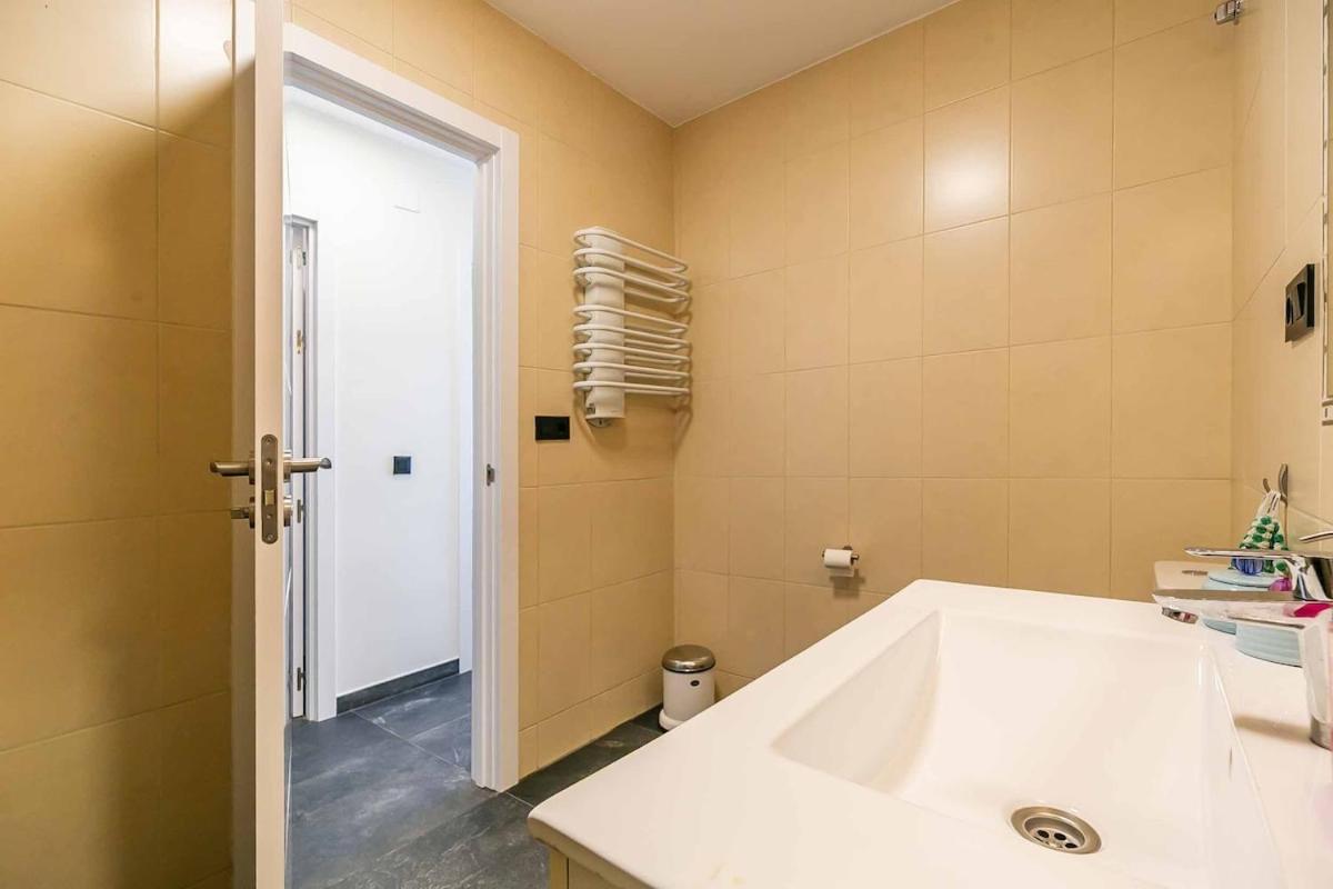 129 - Stunning Townhouse With Private Pool & Views, Apartment *