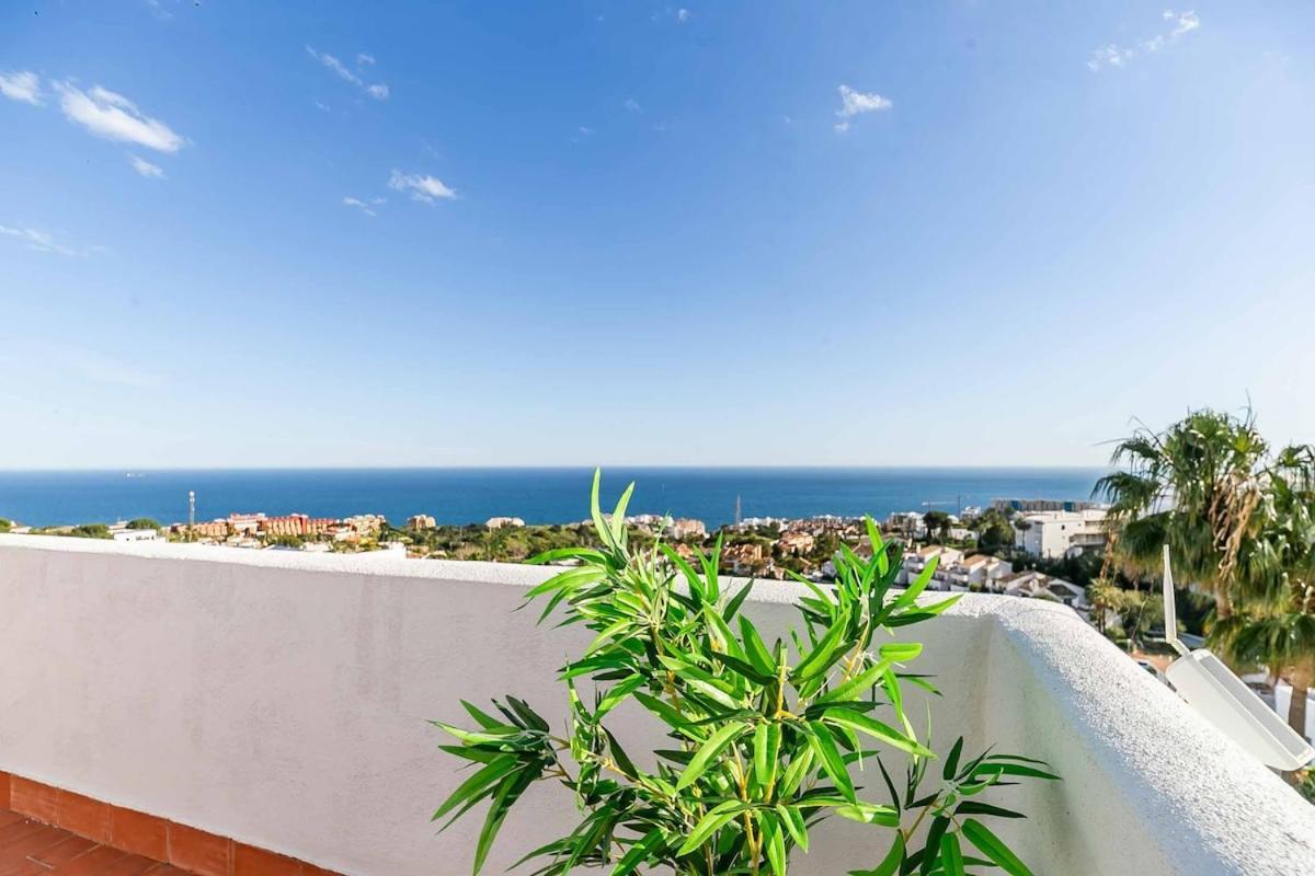 129 - Stunning Townhouse With Private Pool & Views, Benalmadena